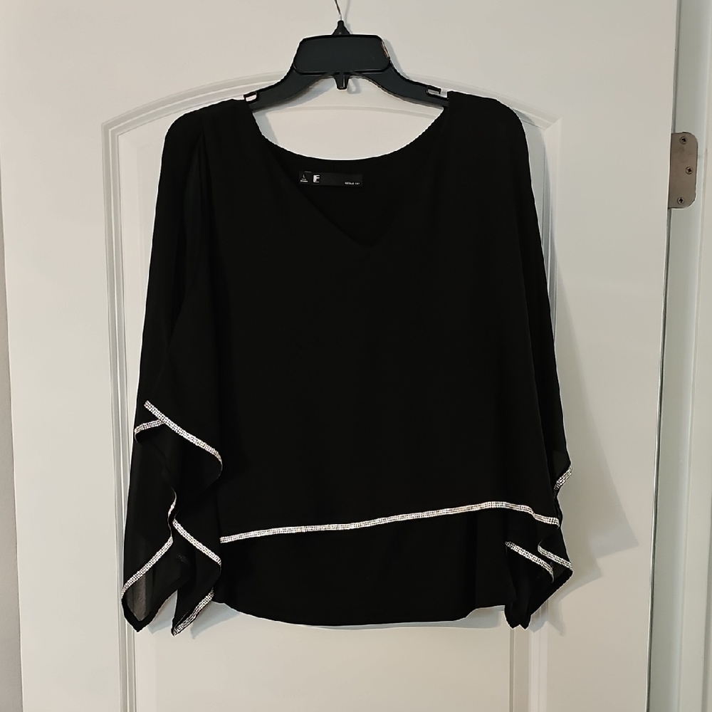 Leslie Fay Black and White Asymmetrical 3/4 Sleeve Blouse